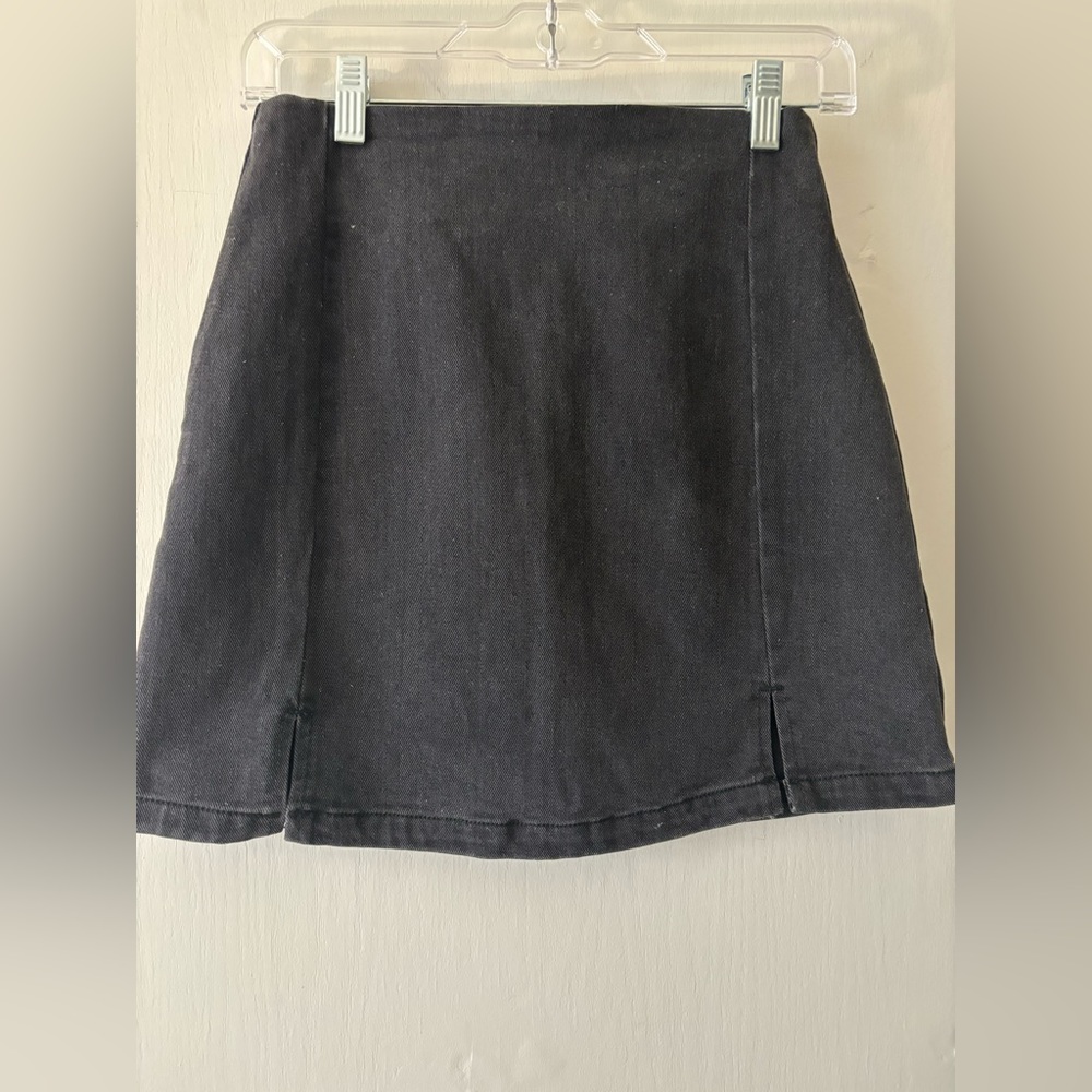 Brandy Melville cute mini black Jean skirt